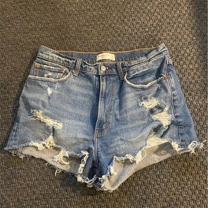 A&F Curve Love High Rise Mom Short